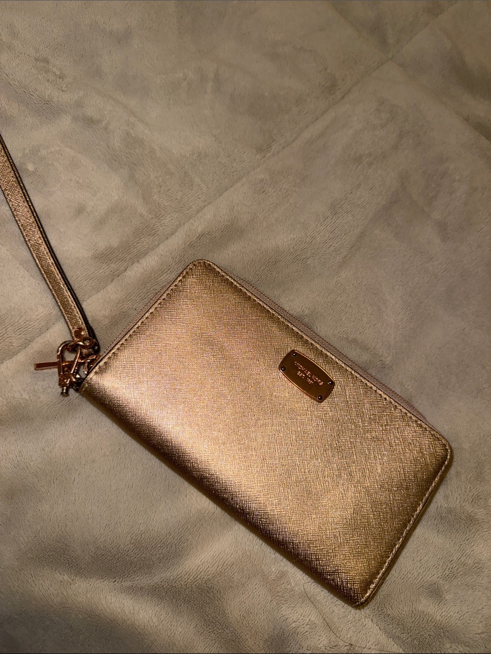 NWT Vintage Michael Kors Metallic Rose Gold Wristlet Clutch